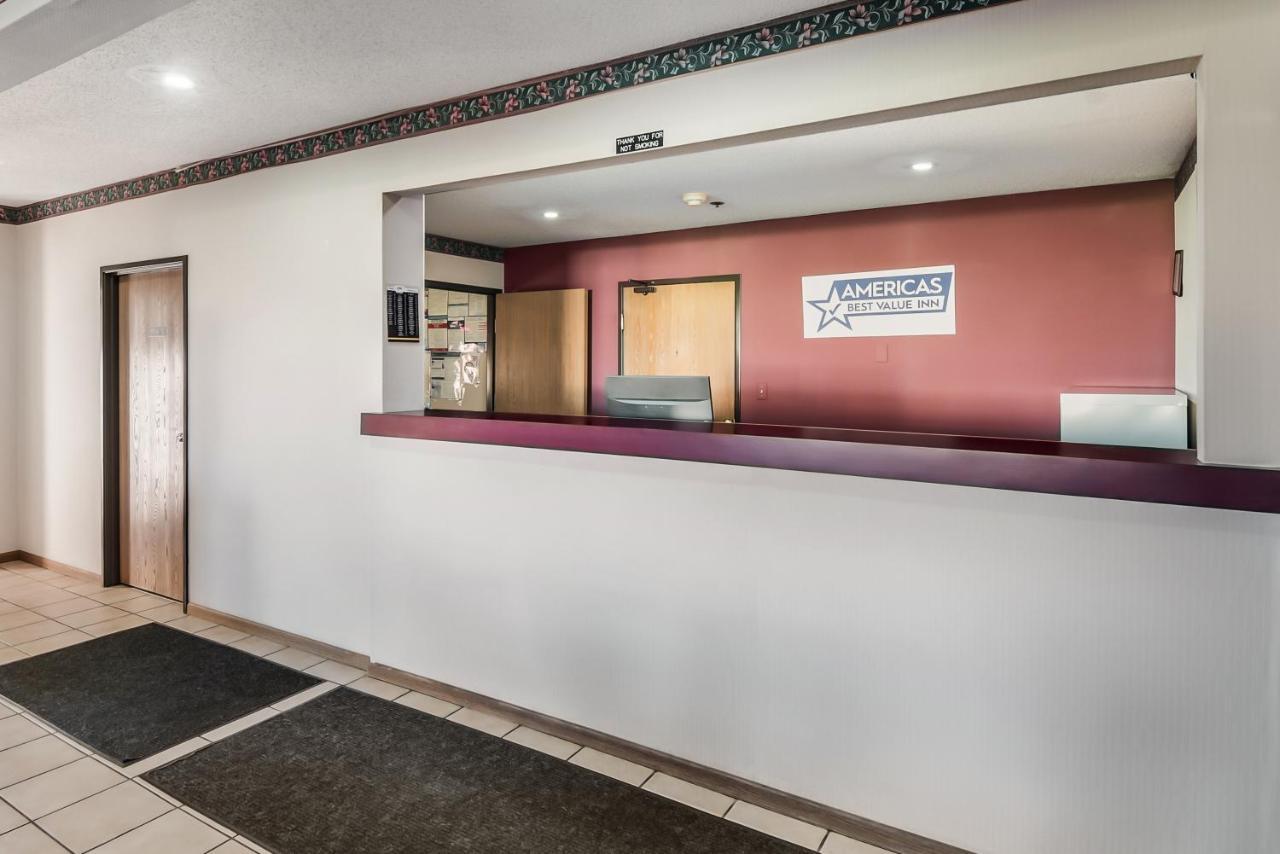 Americas Best Value Inn-Wenona Exteriör bild