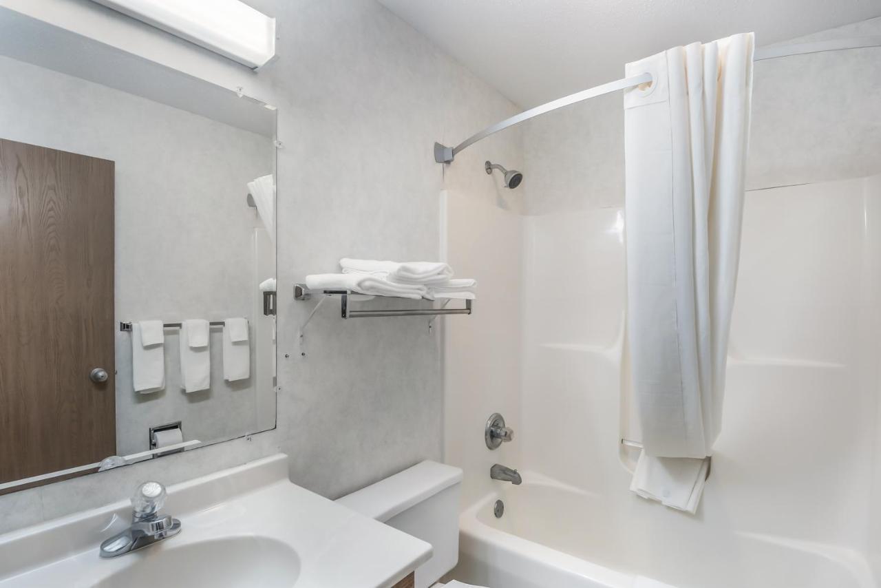 Americas Best Value Inn-Wenona Exteriör bild