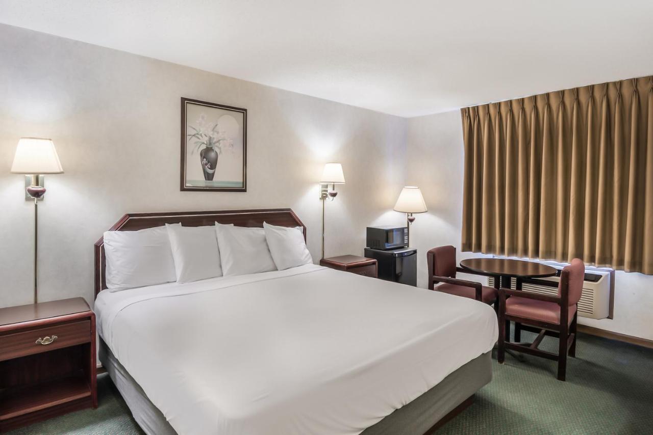 Americas Best Value Inn-Wenona Exteriör bild