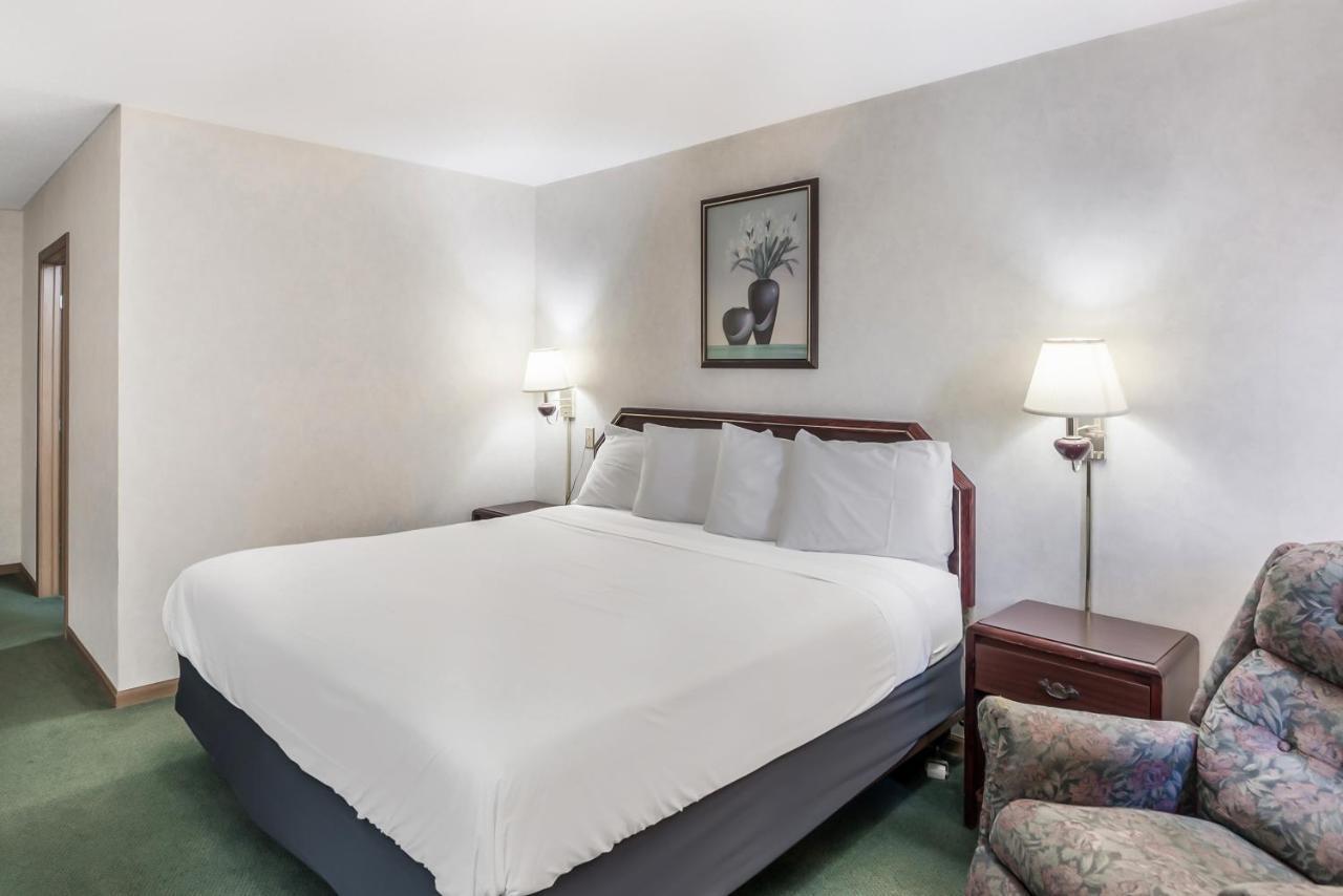 Americas Best Value Inn-Wenona Exteriör bild