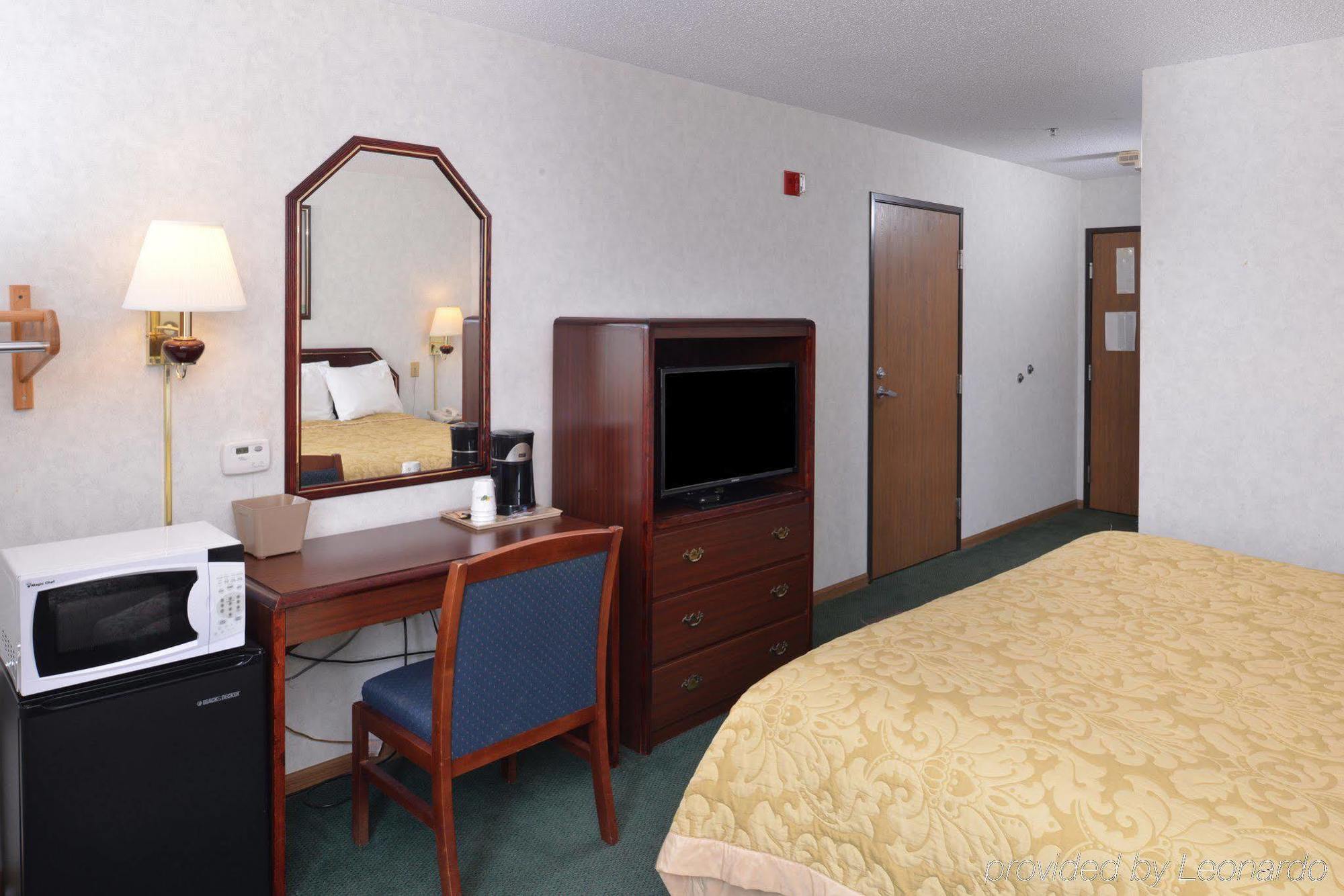 Americas Best Value Inn-Wenona Exteriör bild