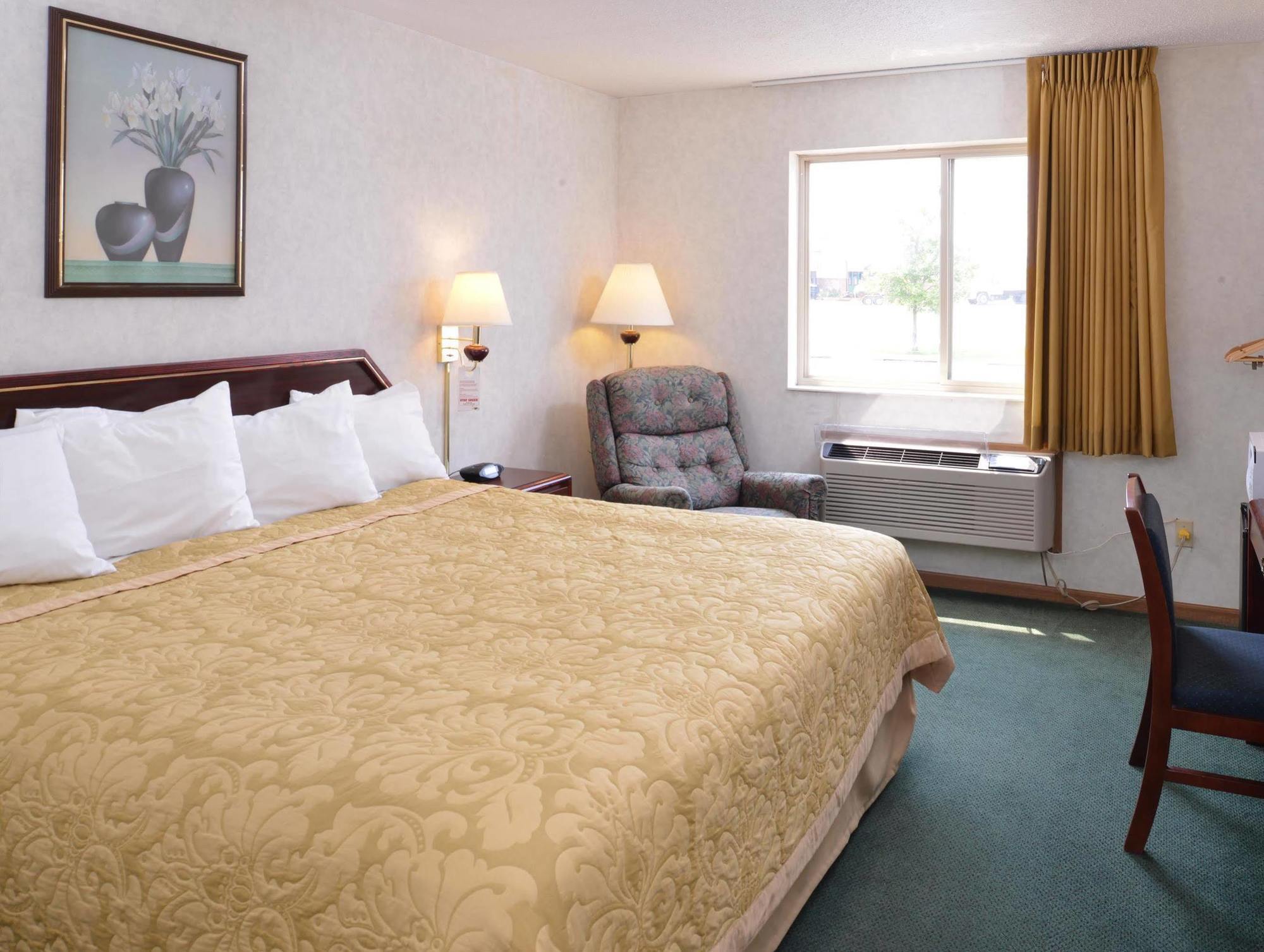 Americas Best Value Inn-Wenona Exteriör bild