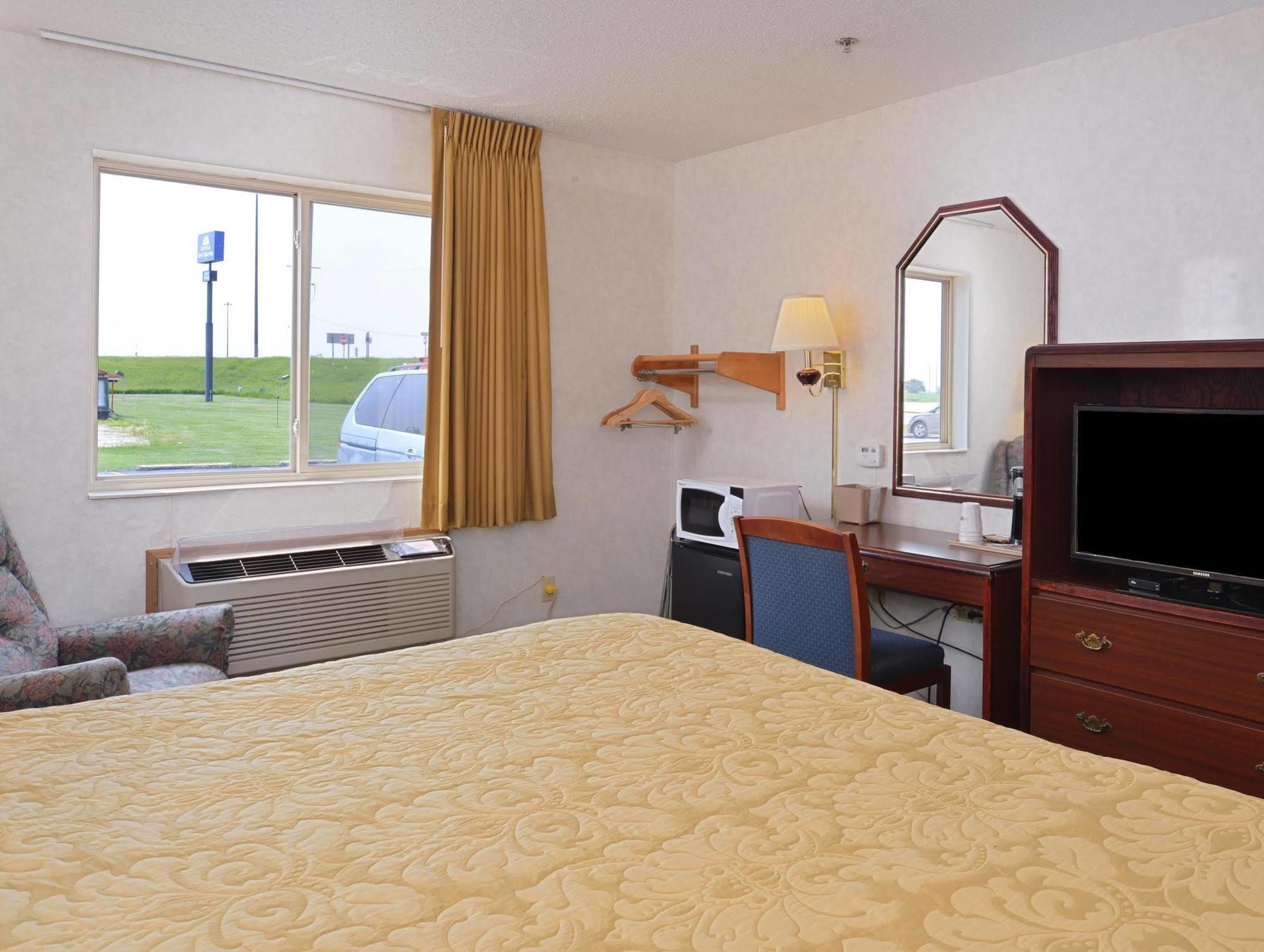 Americas Best Value Inn-Wenona Exteriör bild